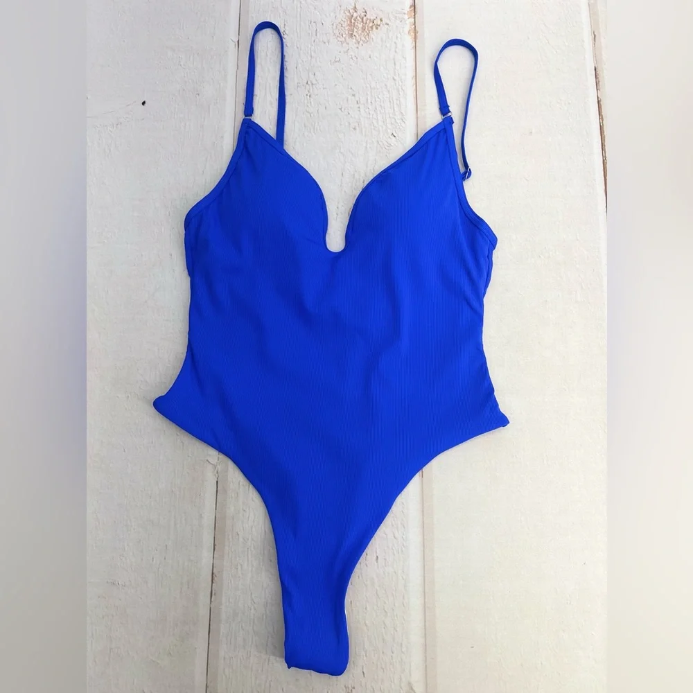 NWOT Women's Sexy  One Piece‎ High Cut Swimsuits SIZE MEDIUM